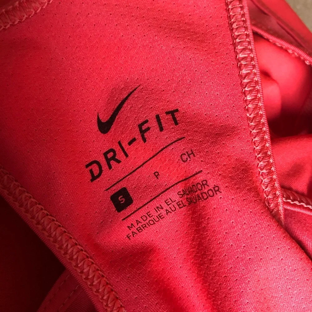 Coral Nike Dry-Fit racer back top size small workout gym activewear running